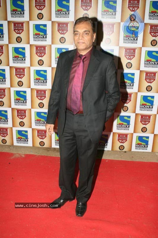 Bolly Celebs at CID Gallantry Awards - 50 / 50 photos