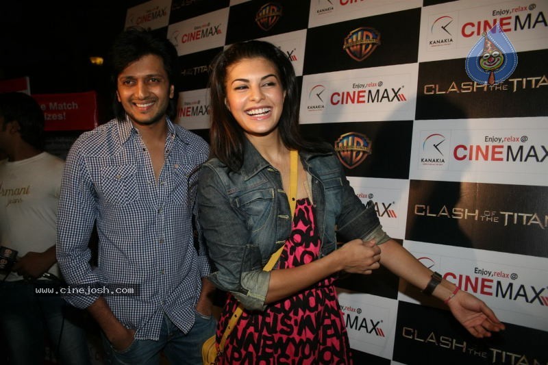 Bolly Celebs at Clash of the Titans Premiere - 27 / 38 photos
