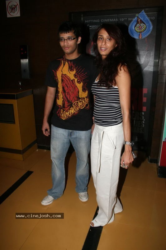 Bolly Celebs at Clash of the Titans Premiere - 30 / 38 photos