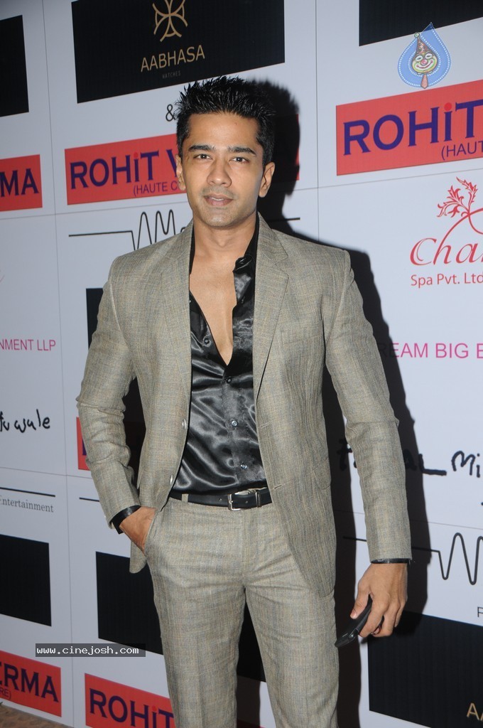 Bolly Celebs at Club Wear Fashion Show - 16 / 65 photos
