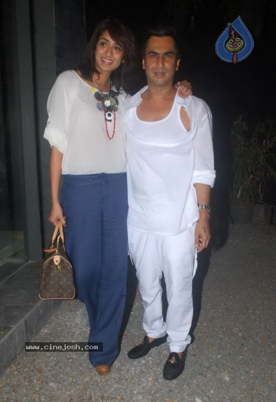 Bolly Celebs at D-7 Store Launch - 9 / 71 photos
