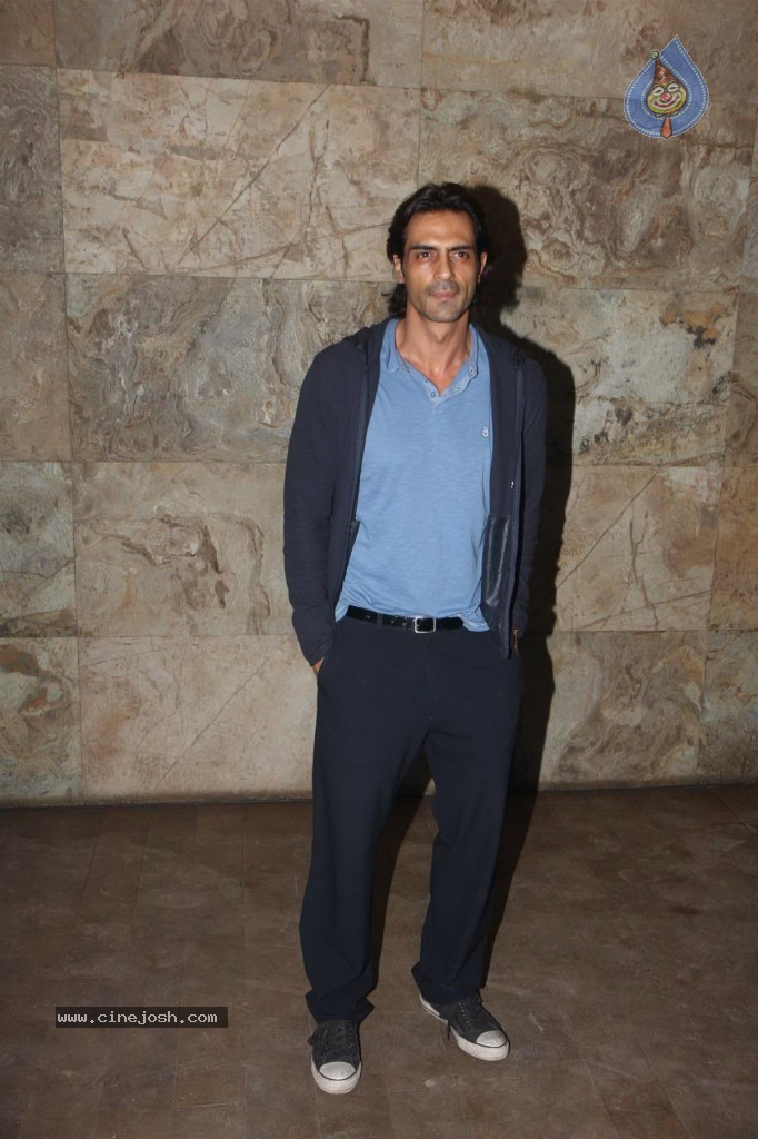 Bolly Celebs at D Day Special Show - 36 / 93 photos