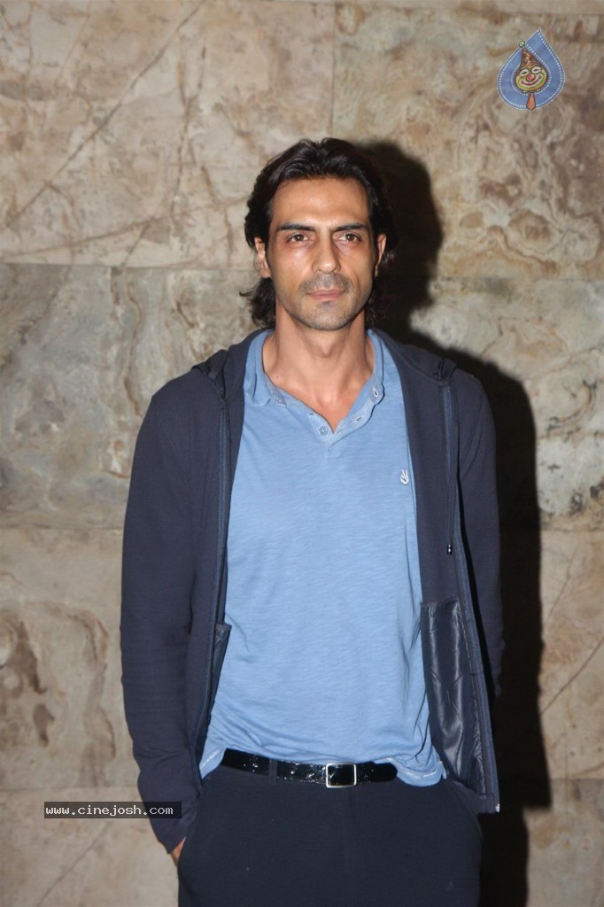 Bolly Celebs at D Day Special Show - 38 / 93 photos