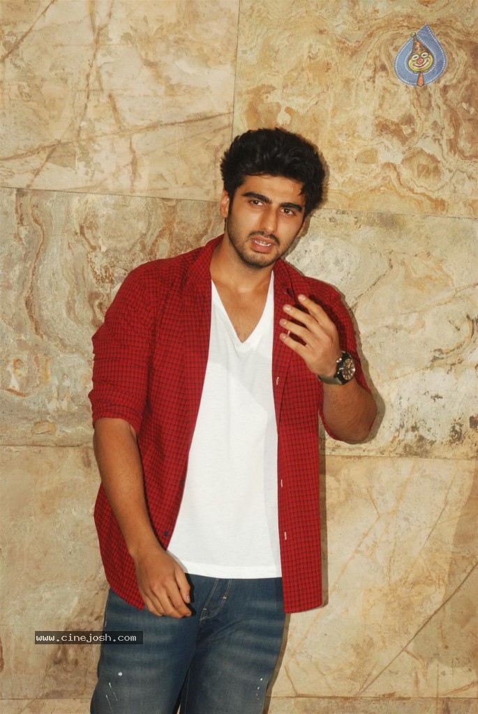 Bolly Celebs at D Day Special Show - 50 / 93 photos