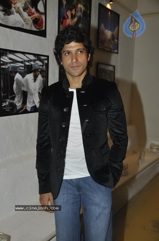 Bolly Celebs at Dabboo Ratnani Calendar Launch - 33 / 123 photos