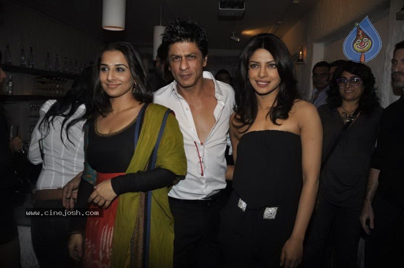 Bolly Celebs at Dabboo Ratnani Calendar Launch - 50 / 123 photos