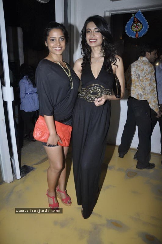 Bolly Celebs at Dabboo Ratnani Calendar Launch - 87 / 123 photos