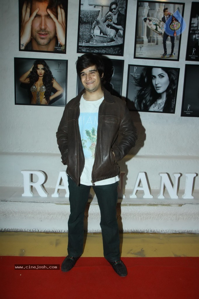 Bolly Celebs at Dabboo Ratnani Calendar Launch 02 - 34 / 76 photos