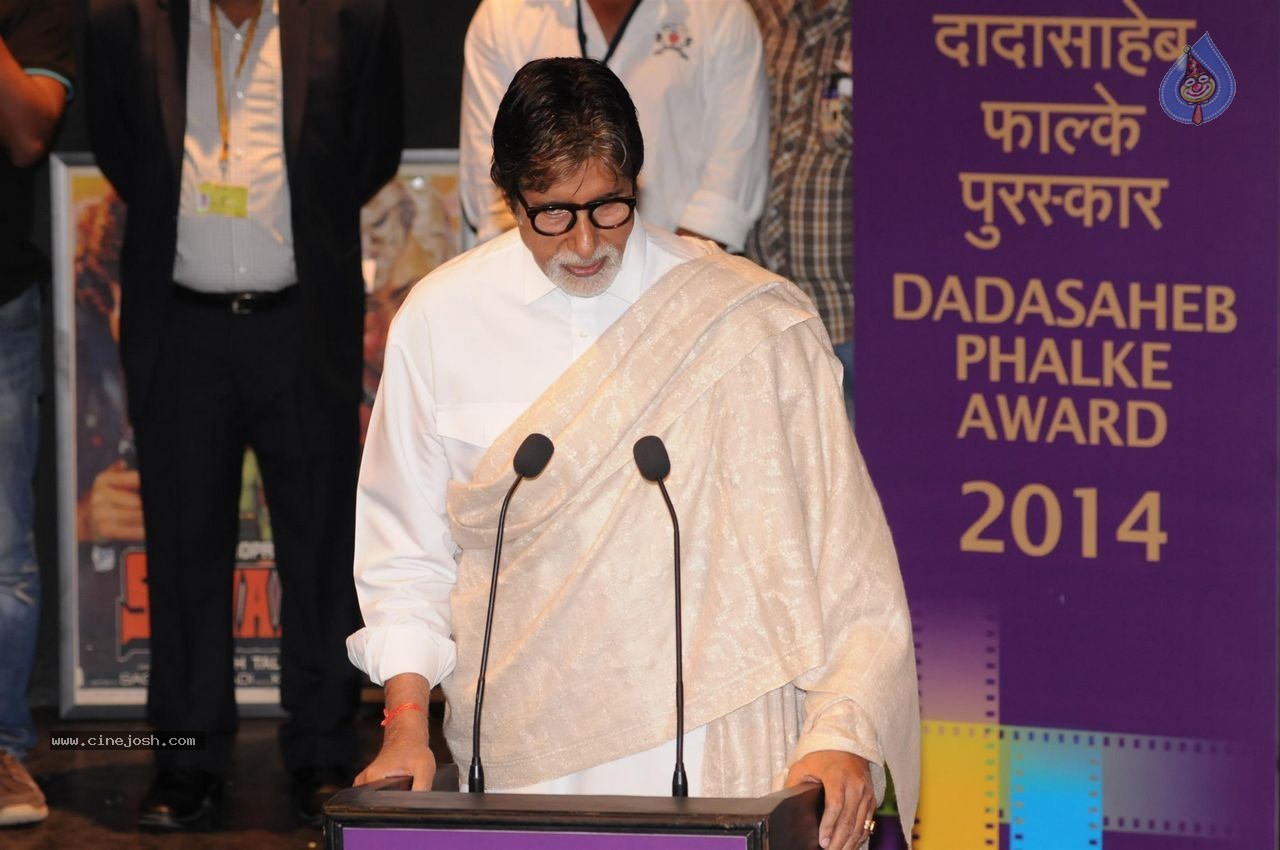 Bolly Celebs at Dadasaheb Phalke Award Presentation  - 1 / 111 photos