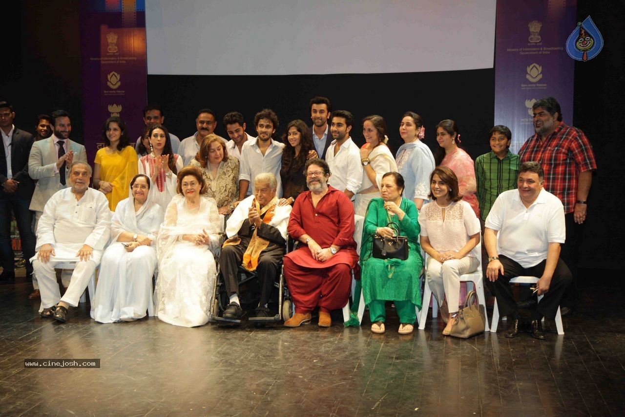 Bolly Celebs at Dadasaheb Phalke Award Presentation  - 36 / 111 photos