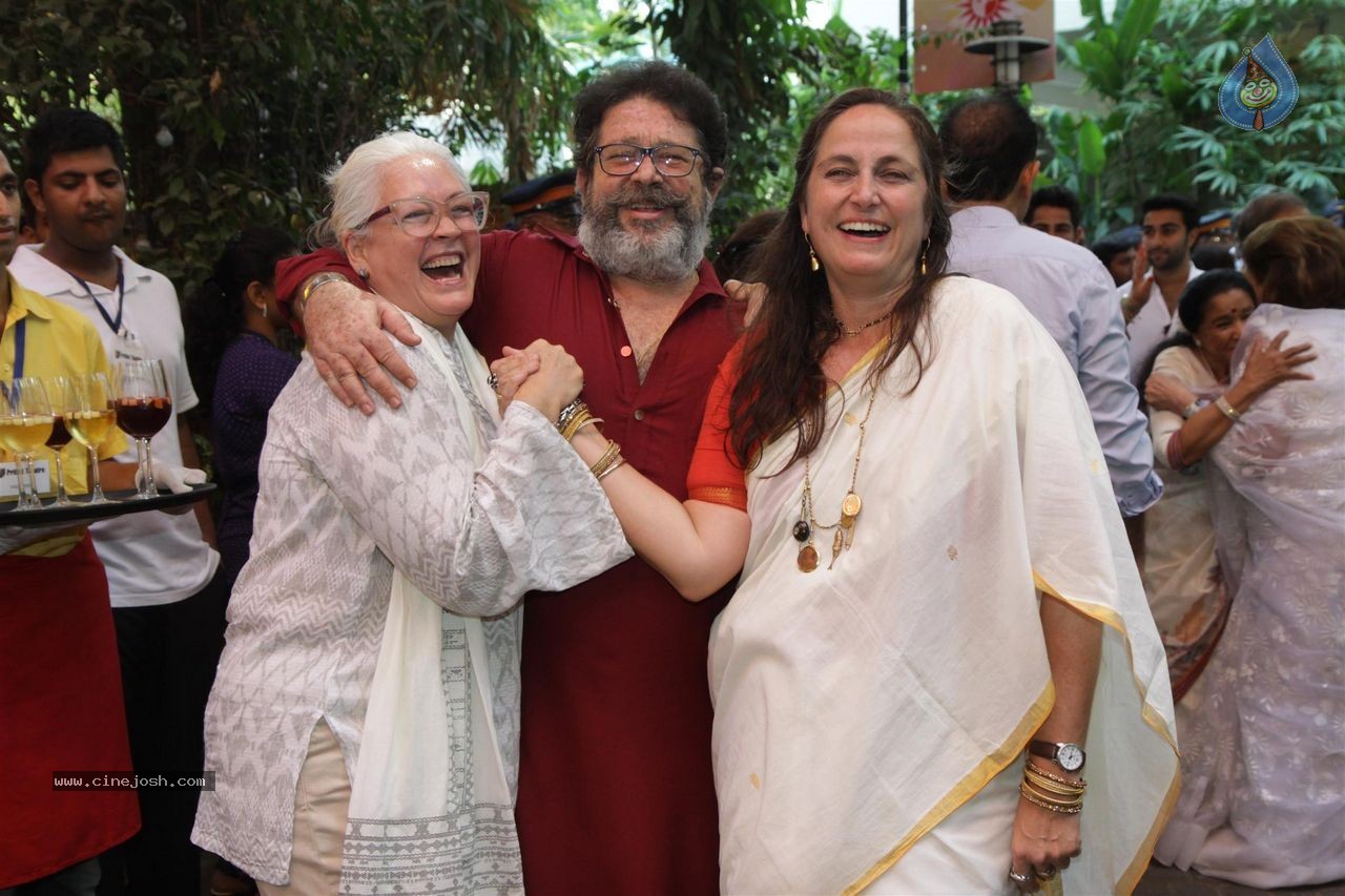 Bolly Celebs at Dadasaheb Phalke Award Presentation  - 46 / 111 photos