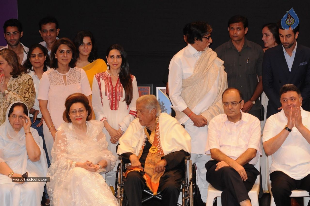 Bolly Celebs at Dadasaheb Phalke Award Presentation  - 64 / 111 photos