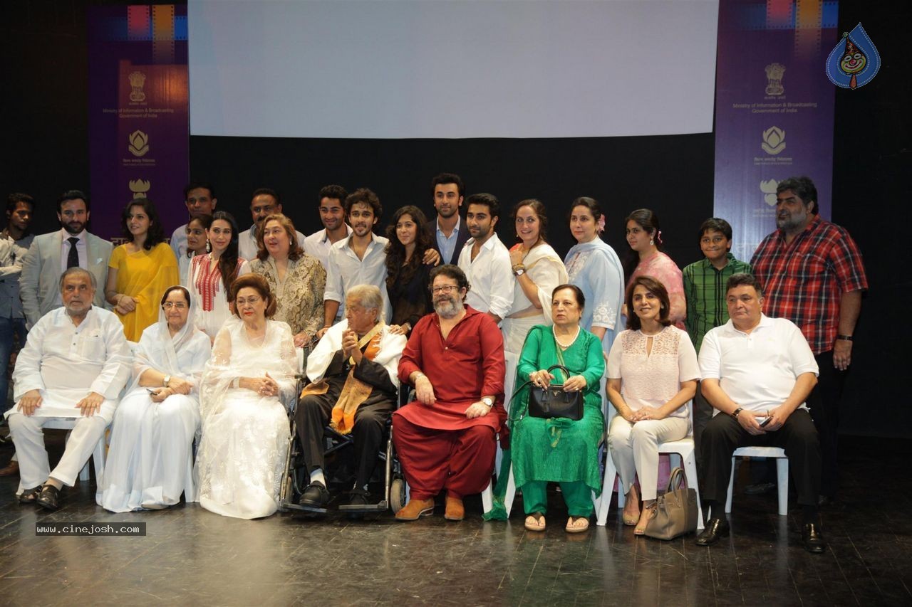 Bolly Celebs at Dadasaheb Phalke Award Presentation  - 66 / 111 photos