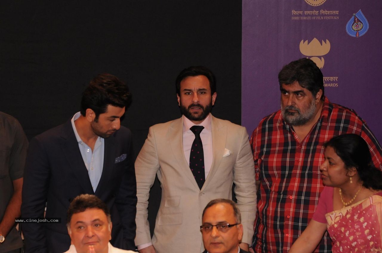 Bolly Celebs at Dadasaheb Phalke Award Presentation  - 68 / 111 photos