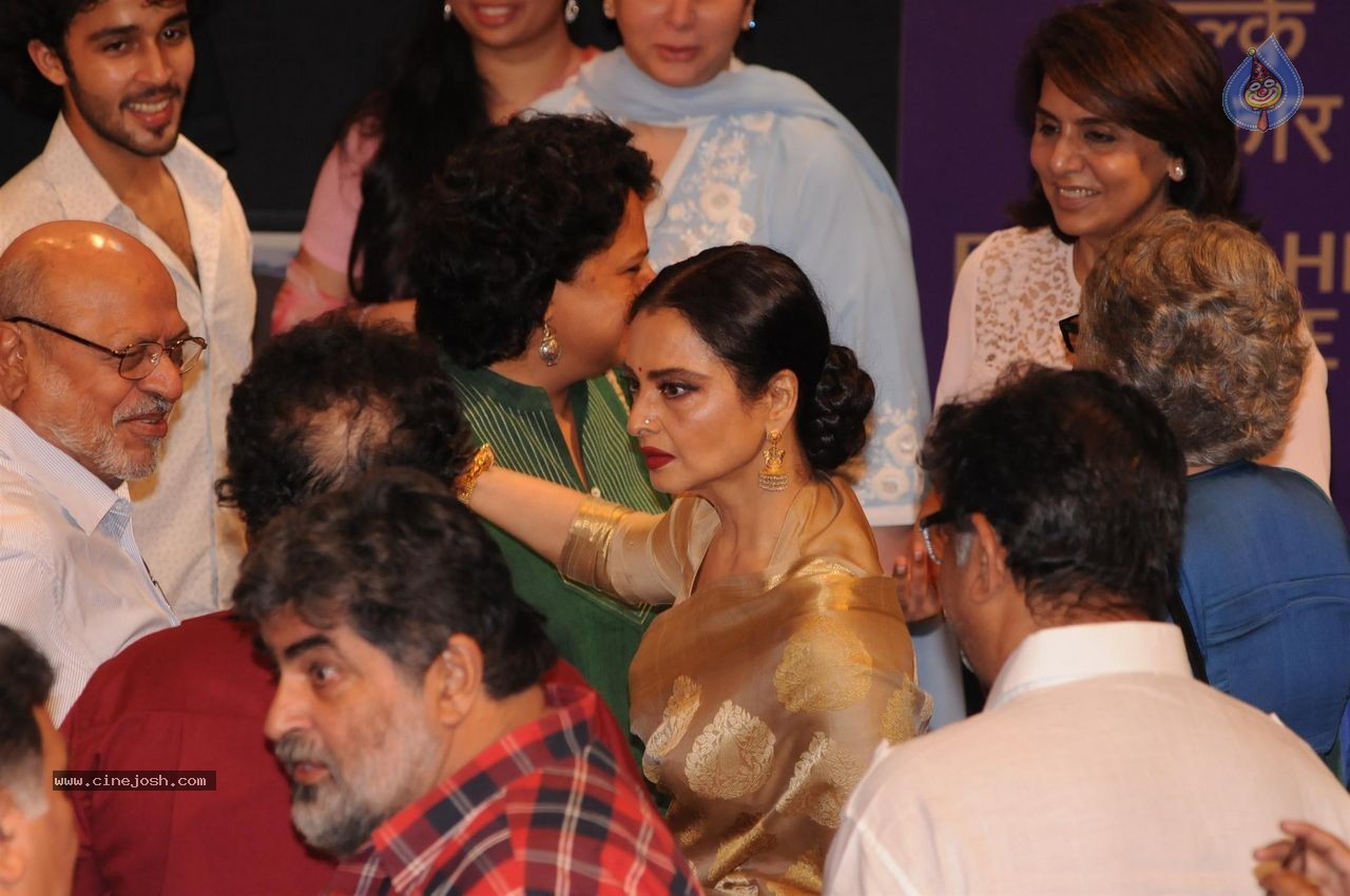 Bolly Celebs at Dadasaheb Phalke Award Presentation  - 70 / 111 photos