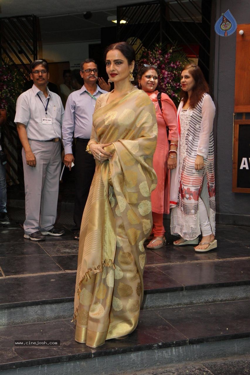 Bolly Celebs at Dadasaheb Phalke Award Presentation  - 82 / 111 photos