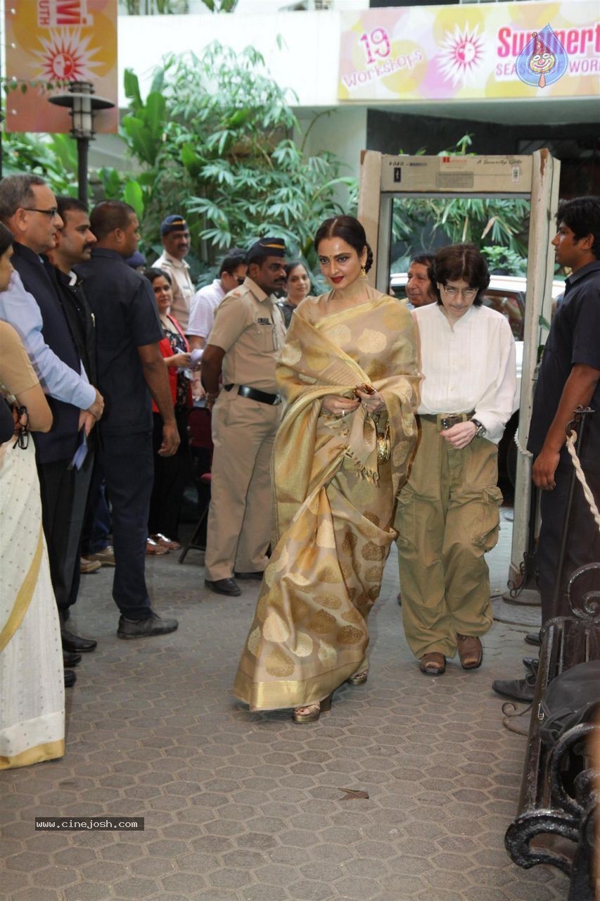 Bolly Celebs at Dadasaheb Phalke Award Presentation  - 93 / 111 photos