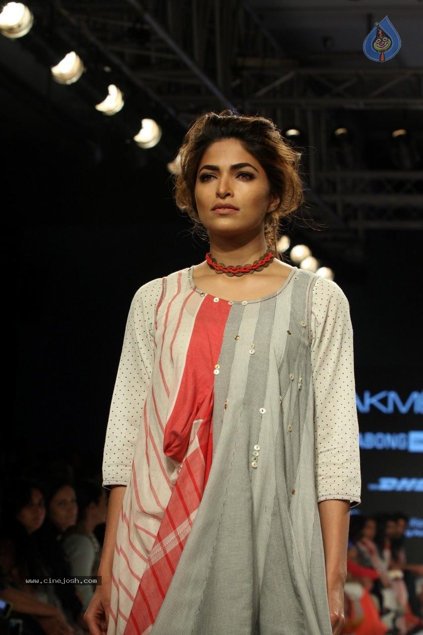 Bolly Celebs at Day 3 LFW Summer Resort 2015 - 18 / 115 photos