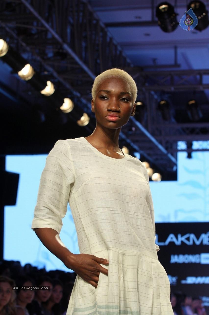 Bolly Celebs at Day 3 LFW Summer Resort 2015 - 44 / 115 photos