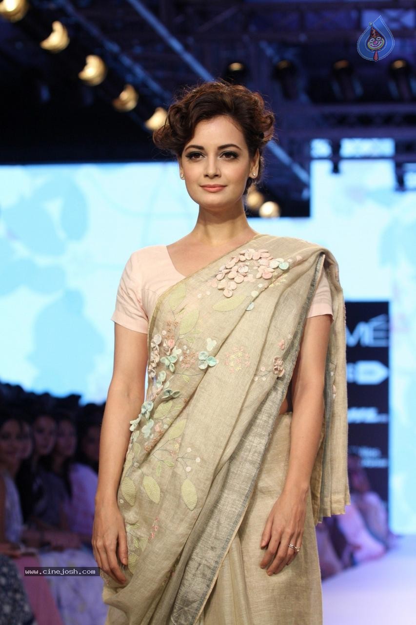 Bolly Celebs at Day 3 LFW Summer Resort 2015 - 61 / 115 photos