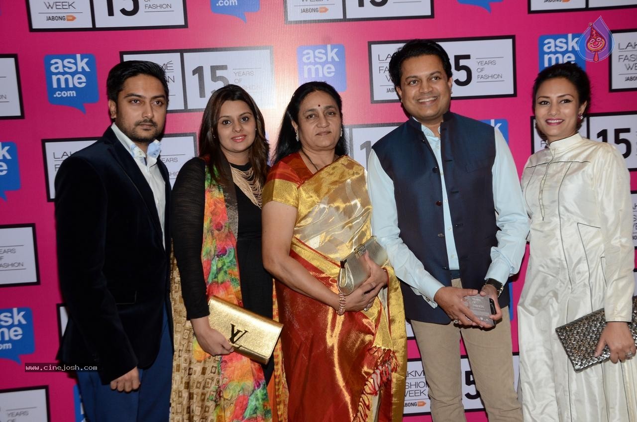 Bolly Celebs at Day 3 LFW Summer Resort 2015 - 76 / 115 photos