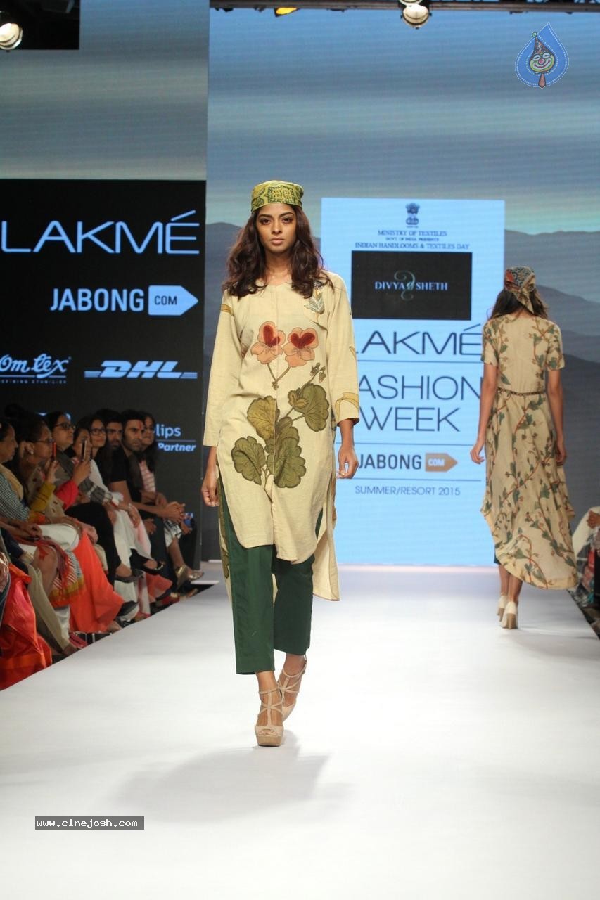 Bolly Celebs at Day 3 LFW Summer Resort 2015 - 95 / 115 photos