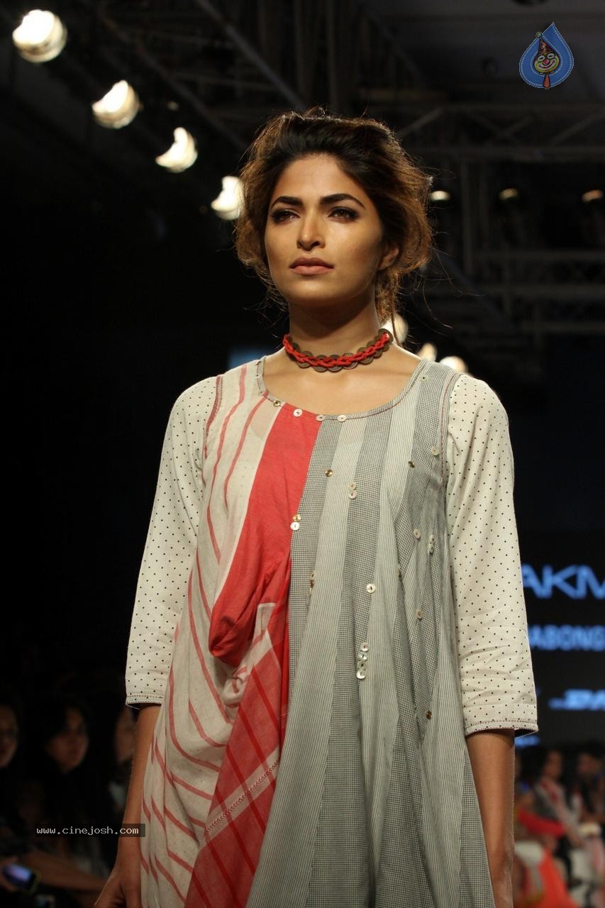 Bolly Celebs at Day 3 LFW Summer Resort 2015 - 101 / 115 photos