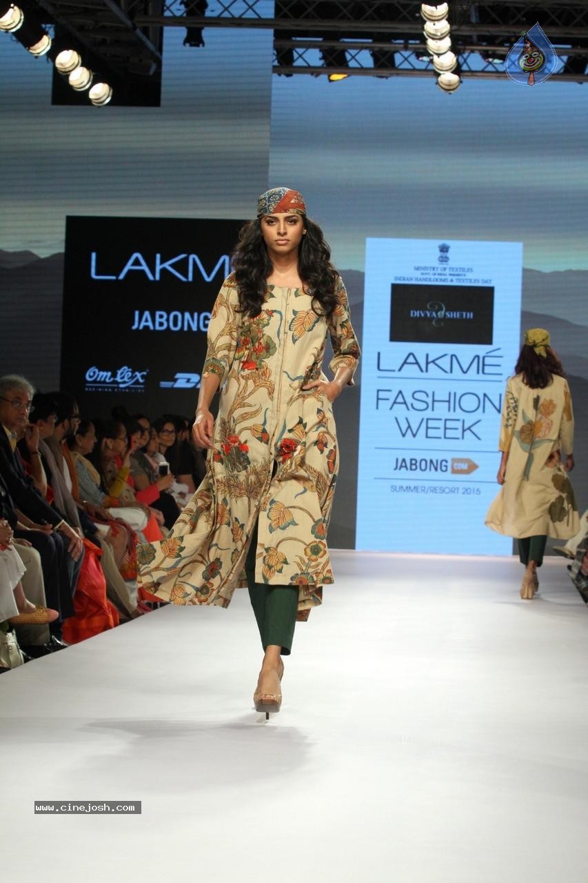 Bolly Celebs at Day 3 LFW Summer Resort 2015 - 108 / 115 photos