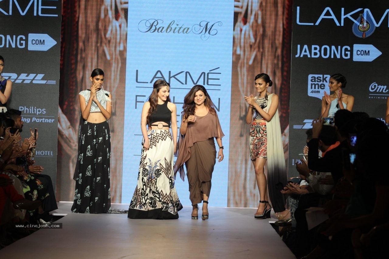 Bolly Celebs at Day 4 LFW Summer Resort 2015 - 24 / 72 photos