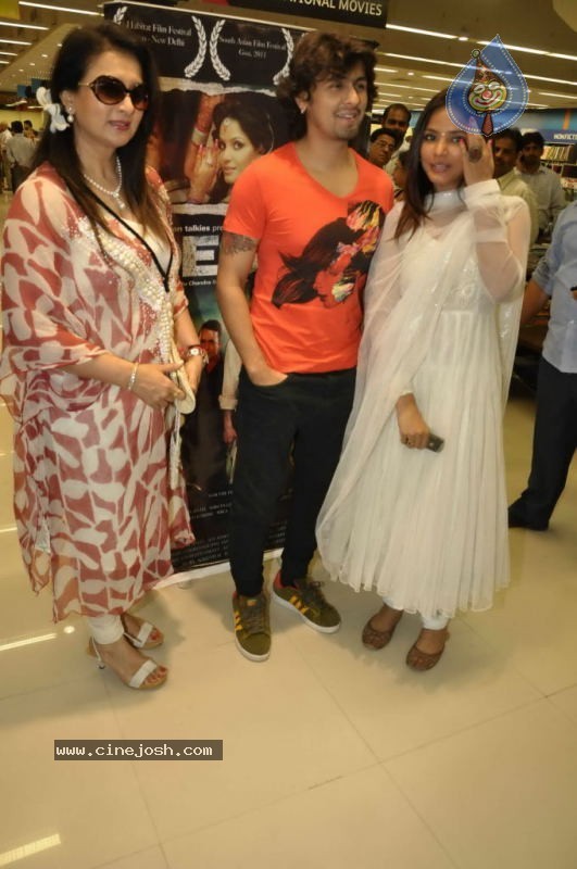Bolly Celebs at Deswa Movie Music Launch - 4 / 52 photos