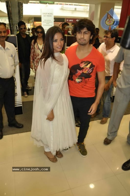 Bolly Celebs at Deswa Movie Music Launch - 13 / 52 photos
