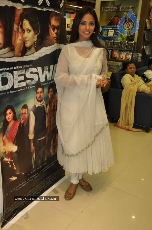 Bolly Celebs at Deswa Movie Music Launch - 46 / 52 photos