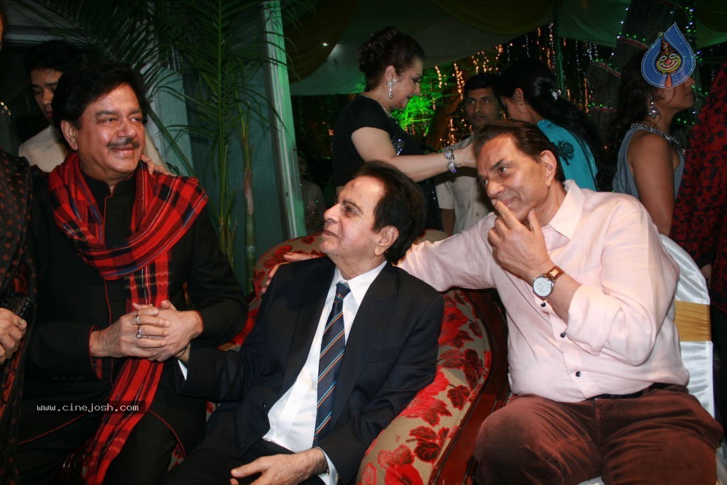 Bolly Celebs at Dilip Kumar Bday Party - 19 / 21 photos