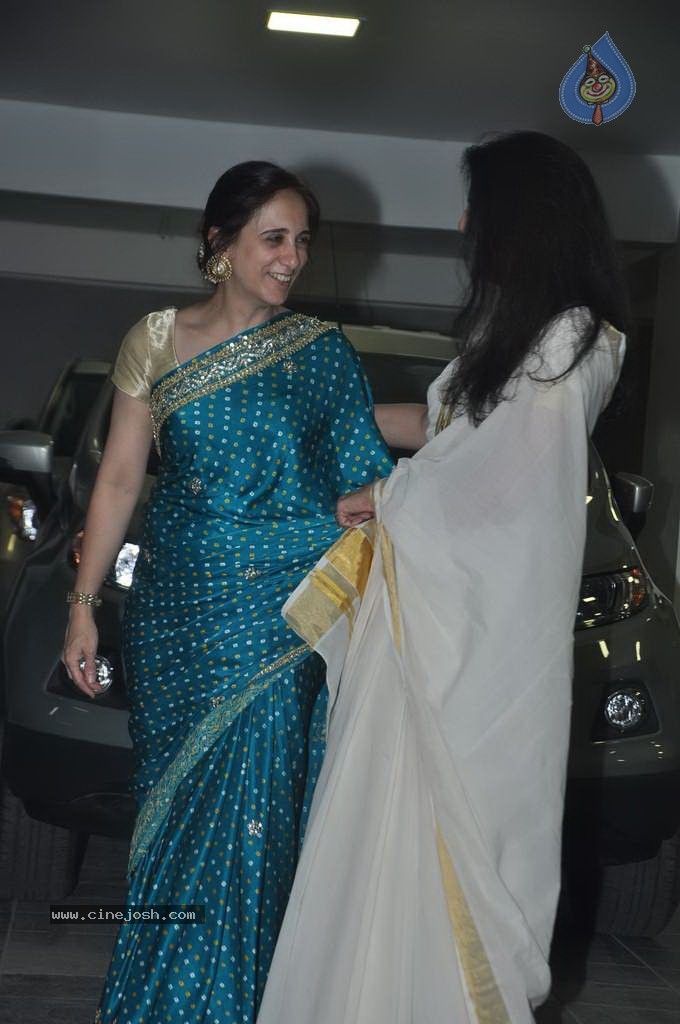 Bolly Celebs at Diwali Celebrations  - 6 / 152 photos