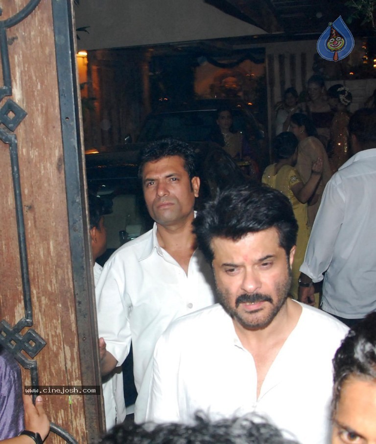 Bolly Celebs at Diwali Celebrations  - 34 / 152 photos