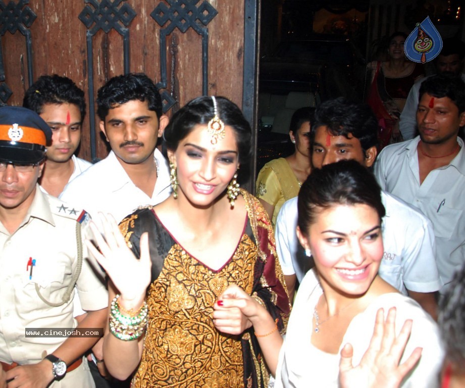 Bolly Celebs at Diwali Celebrations  - 44 / 152 photos