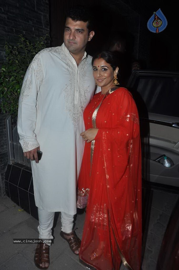 Bolly Celebs at Diwali Celebrations  - 55 / 152 photos