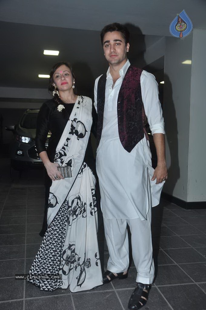 Bolly Celebs at Diwali Celebrations  - 98 / 152 photos