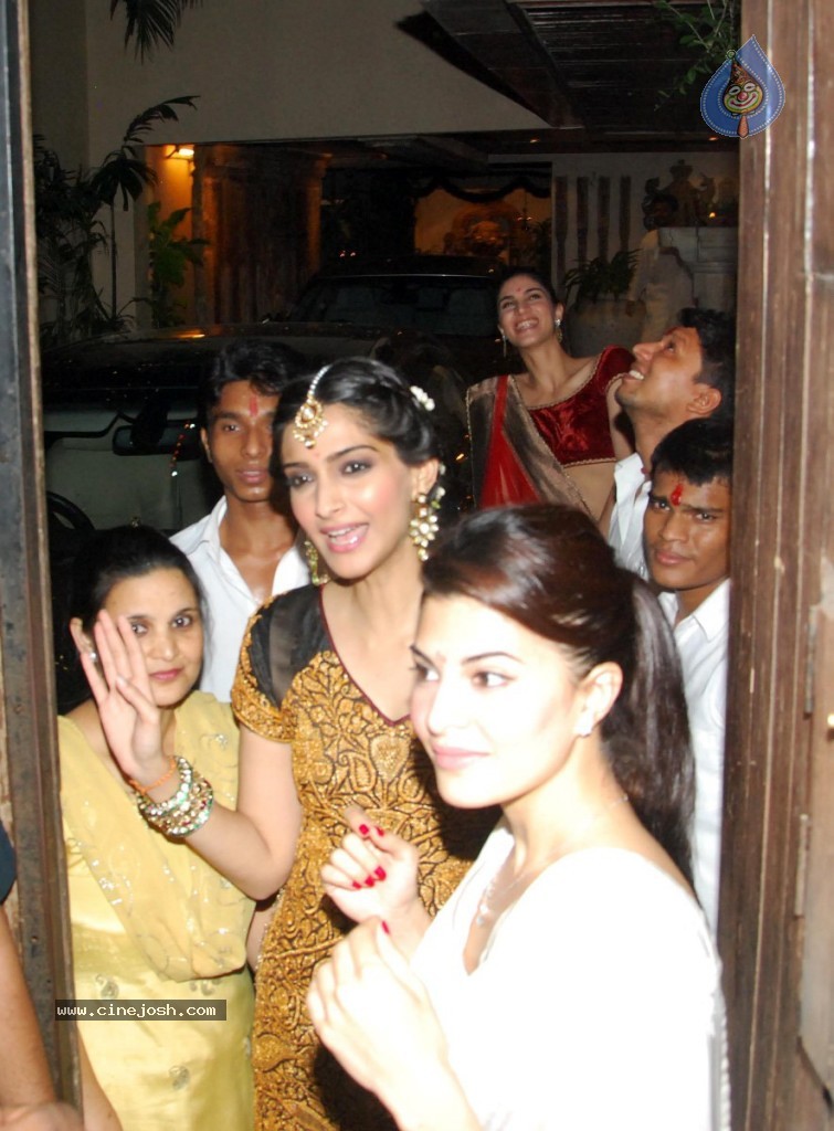 Bolly Celebs at Diwali Celebrations  - 106 / 152 photos