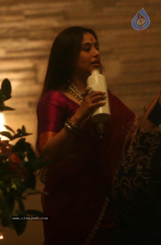 Bolly Celebs at Diwali Celebrations  - 132 / 152 photos