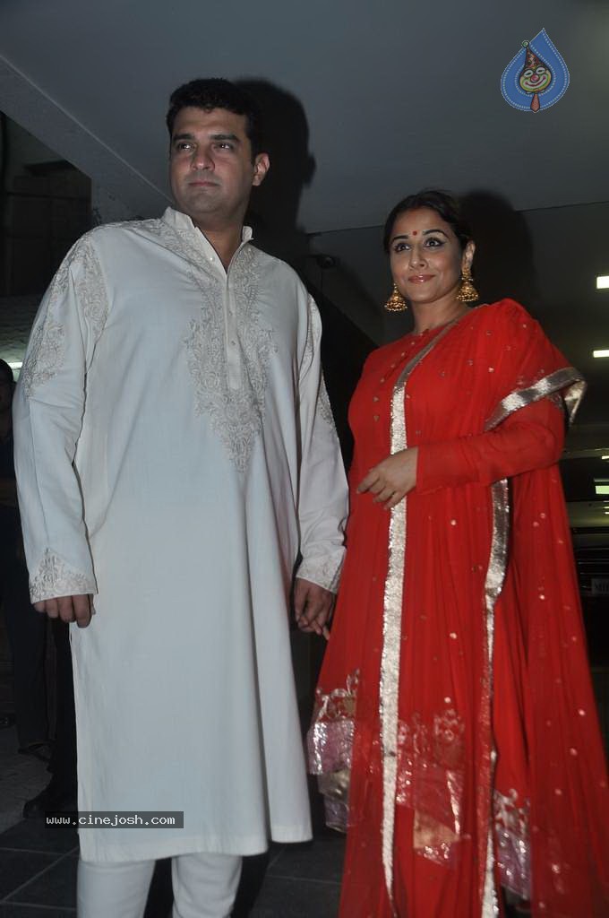 Bolly Celebs at Diwali Celebrations  - 135 / 152 photos