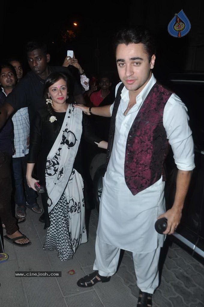 Bolly Celebs at Diwali Celebrations  - 138 / 152 photos