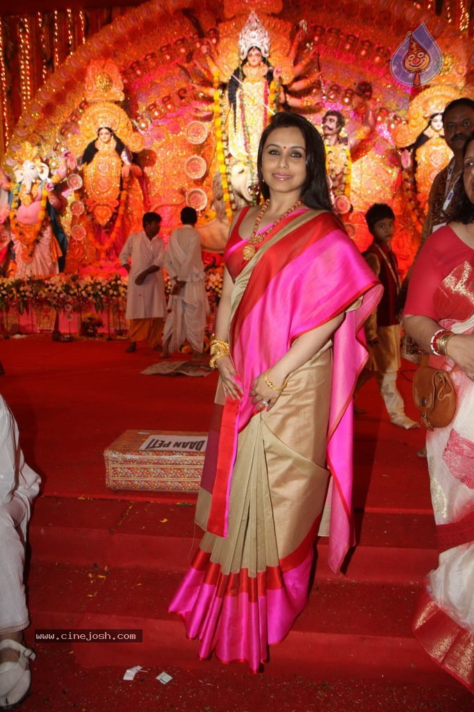 Bolly Celebs at Durga Pooja - 3 / 78 photos