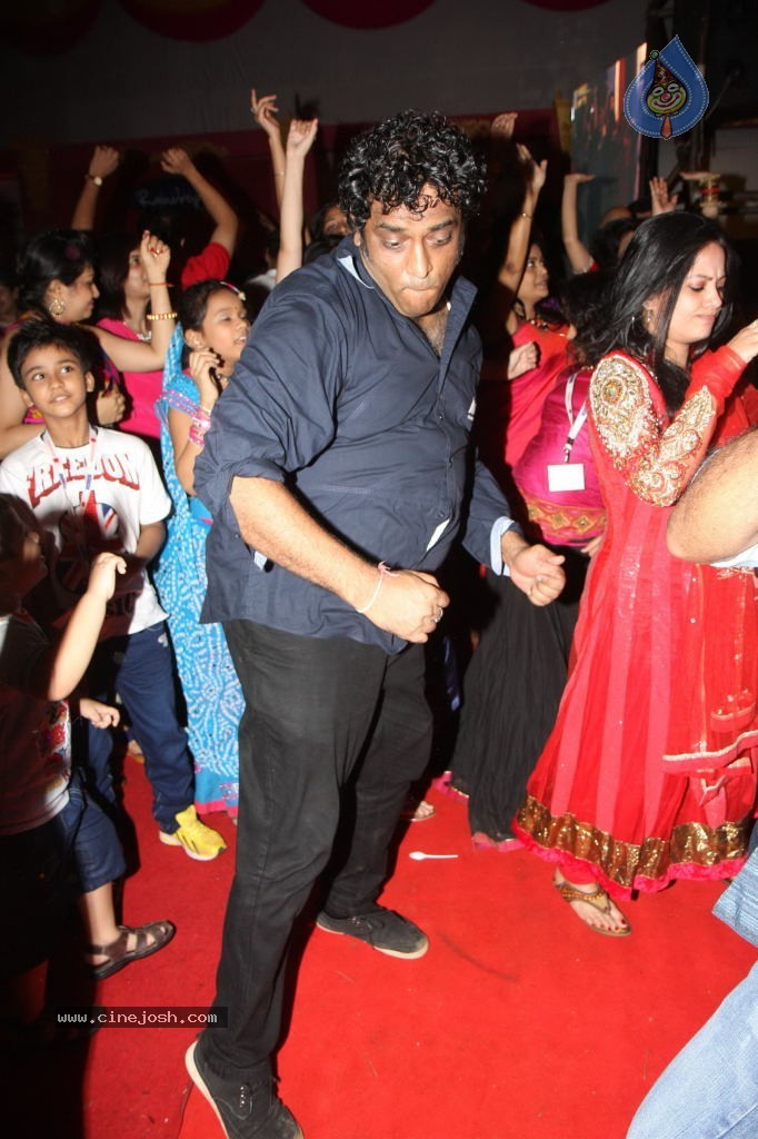 Bolly Celebs at Durga Pooja - 77 / 78 photos