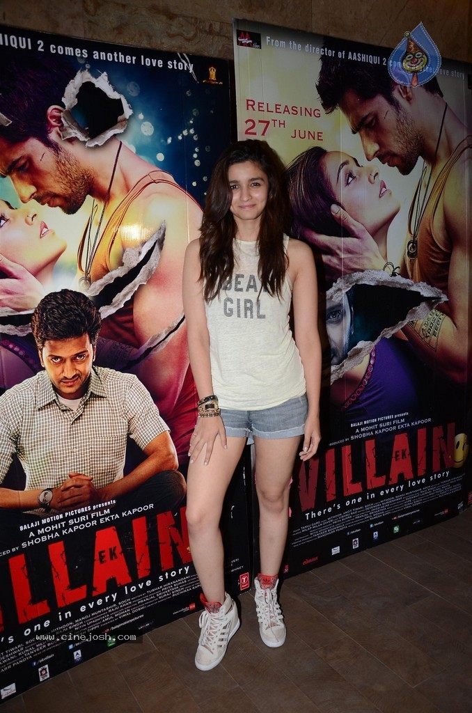 Bolly Celebs at Ek Villain Special Show - 1 / 43 photos