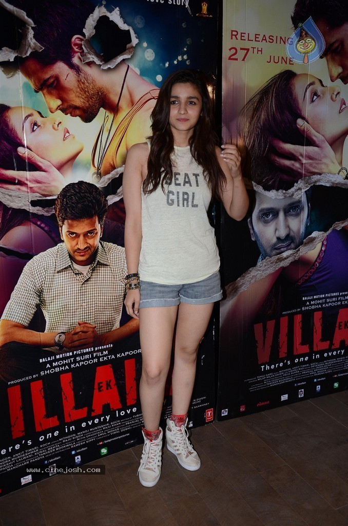 Bolly Celebs at Ek Villain Special Show - 13 / 43 photos