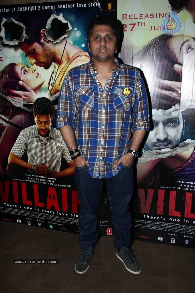 Bolly Celebs at Ek Villain Special Show - 17 / 43 photos