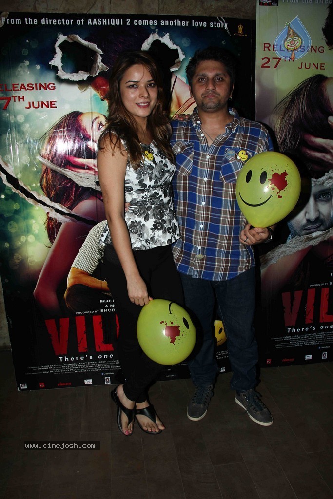 Bolly Celebs at Ek Villain Special Show - 20 / 43 photos