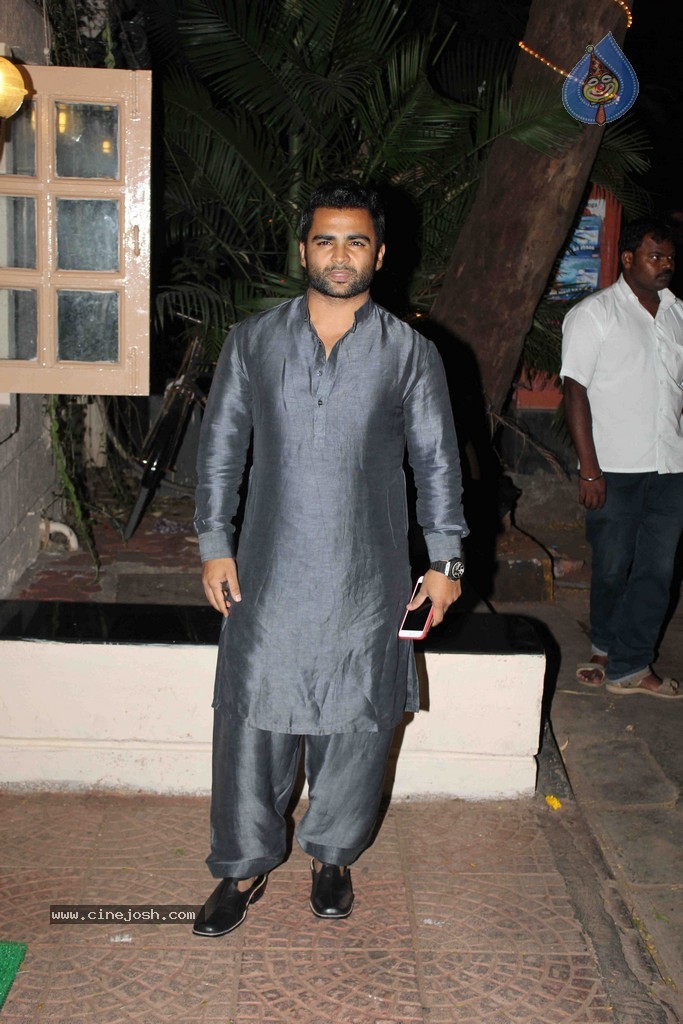Bolly Celebs at Ekta Kapoor Diwali 2014 Party - 34 / 48 photos