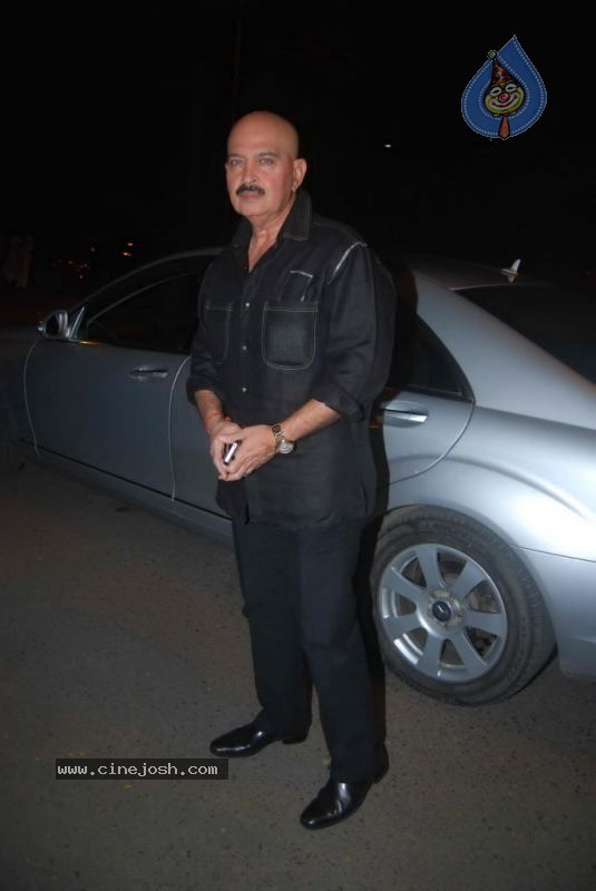 Bolly Celebs at Ekta Kapoor Diwali Party - 40 / 56 photos